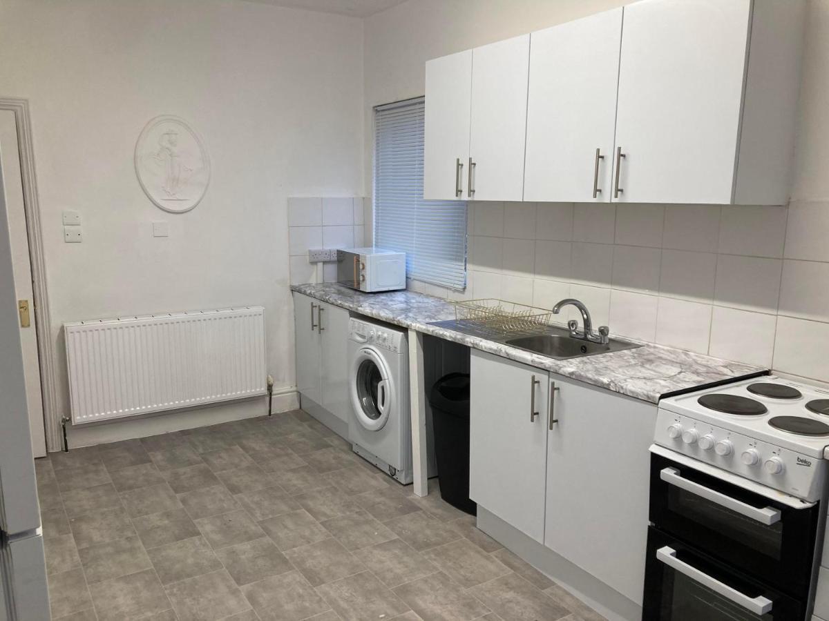 Agapi Apartment - Sea View Sleeps Ten Blackpool Exterior photo